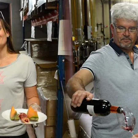 Confort ! Climatisation, Calme, Piscine, Parking Gratuit, Terrasse, Wifi *