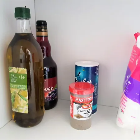 Confort ! Climatisation, Calme, Piscine, Parking Gratuit, Terrasse, Wifi דירה קרקסון