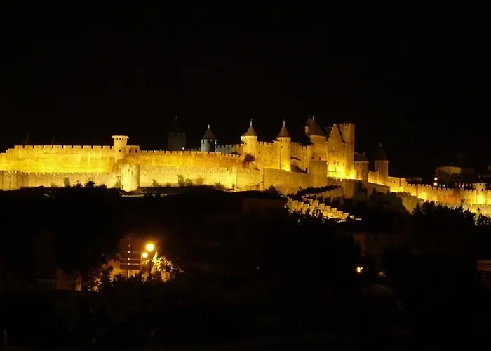 Confort ! Climatisation, Calme, Piscine, Parking Gratuit, Terrasse, Wifi *