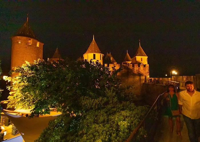 Confort ! Climatisation, Calme, Piscine, Parking Gratuit, Terrasse, Wifi *