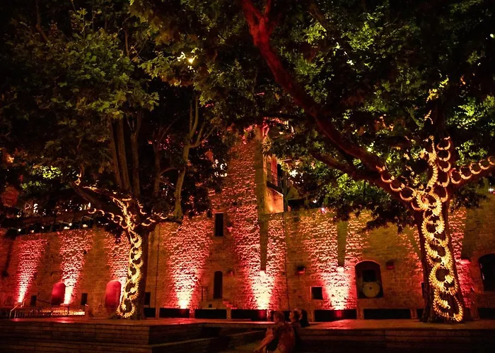 Confort ! Climatisation, Calme, Piscine, Parking Gratuit, Terrasse, Wifi *